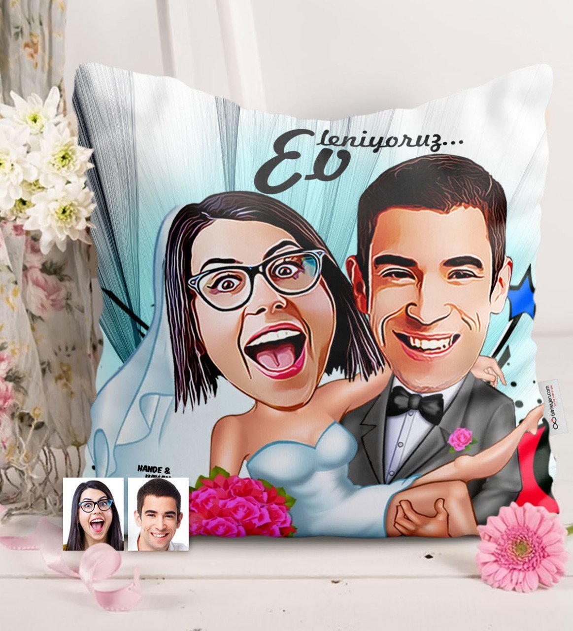 Kişiye Özel Evleniyoruz Karikatürlü Saten Yastık - 9