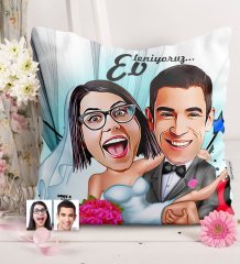 Kişiye Özel Evleniyoruz Karikatürlü Saten Yastık - 9