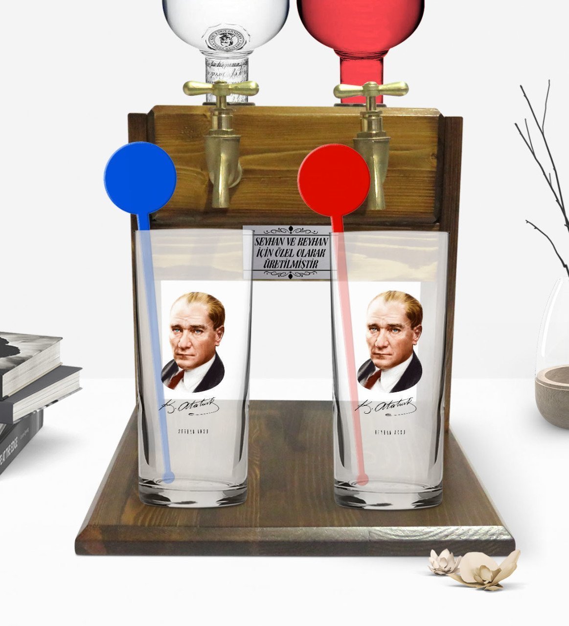 Kişiye Özel Renkli Baskılı Atatürk Temalı İkili Vodka Bardağı ve Çift Musluklu Doğal Ahşap Vodka Standı-12