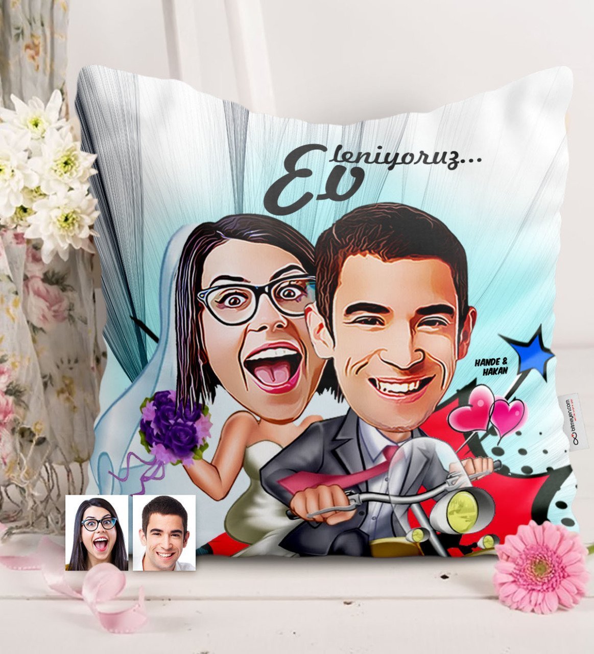 Kişiye Özel Evleniyoruz Karikatürlü Saten Yastık - 8
