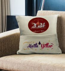 BK Gift Kişiye Özel Yılbaşı Tasarımlı Organizer Kumanda ve Atıştırmalık Cepli Krem Kırlent Yastık, Yılbaşı Hediyesi- 1, Yeni Yıl Hediyeleri