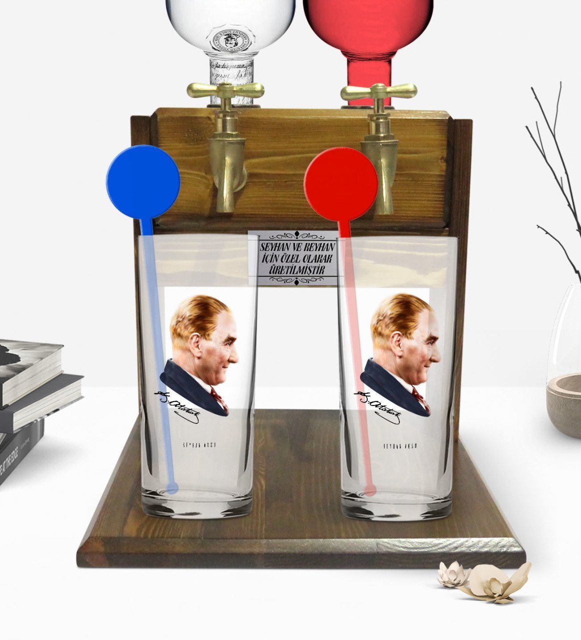 Kişiye Özel Renkli Baskılı Atatürk Temalı İkili Vodka Bardağı ve Çift Musluklu Doğal Ahşap Vodka Standı-11