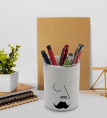 BK Gift Kişiye Özel Picasso Erkek Figür Tasarımlı Beyaz Akrilik Kalemlik - Model 1