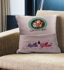 BK Gift Kişiye Özel Yılbaşı Tasarımlı Organizer Kumanda ve Atıştırmalık Cepli Pembe Kırlent Yastık, Yılbaşı Hediyesi- 9, Yeni Yıl Hediyeleri