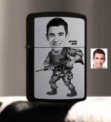 Kişiye Özel Asker Karikatürlü Benzinli Siyah Metal Çakmak - 1
