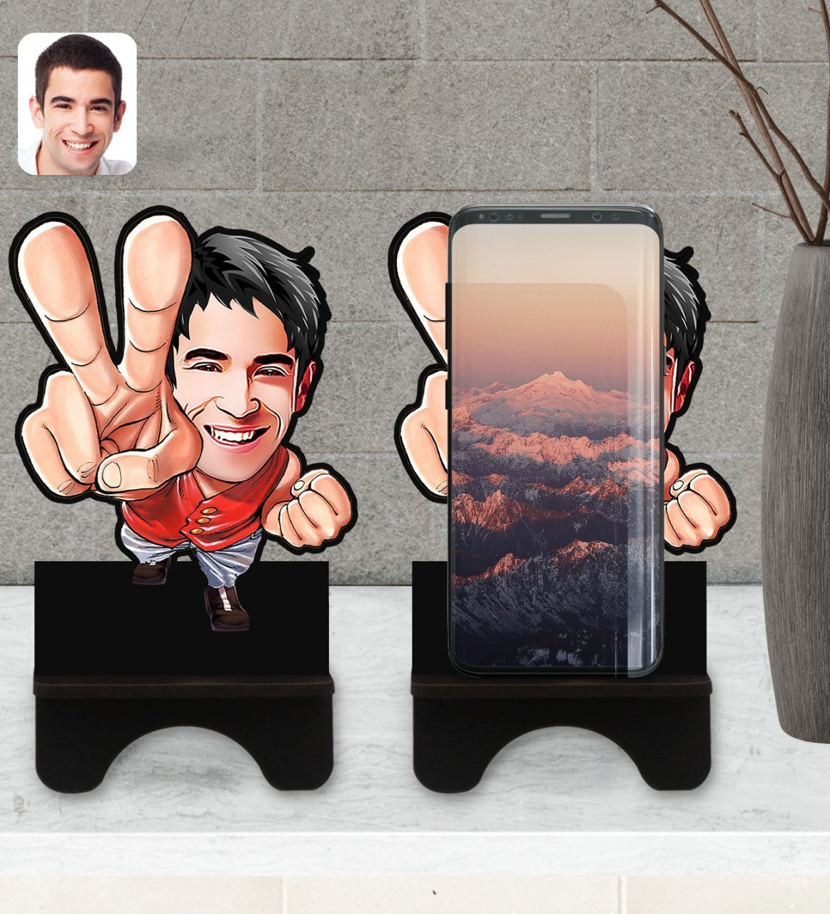 Kişiye Özel Erkek Karikatürlü Ahşap Biblo Telefon Standı-33