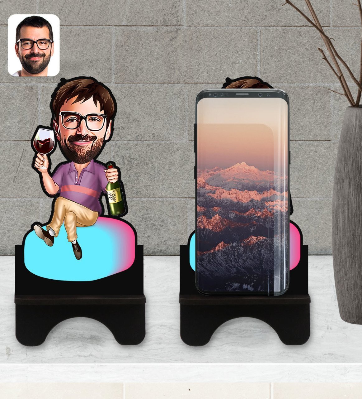 Kişiye Özel Erkek Karikatürlü Ahşap Biblo Telefon Standı-2