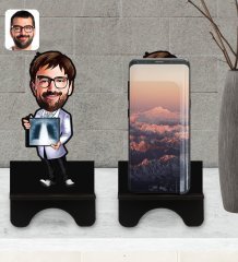 Kişiye Özel Erkek Radyolojist Karikatürlü Ahşap Biblo Telefon Standı-1