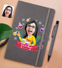 BK Gift Kişiye Özel Kadın Kimya Öğretmeni Karikatürlü Gri Termo Deri Defter ve Metal Versatil Kalem(0,7 Kurşun) Hediye Seti-1