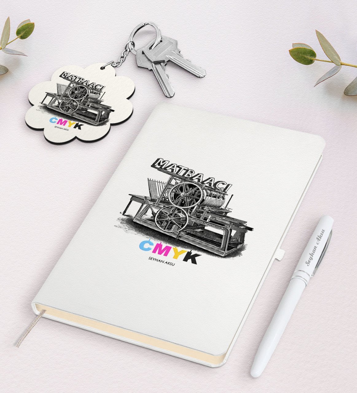 Kişiye Özel Matbaacı Beyaz Defter Kalem ve Anahtarlık Hediye Seti