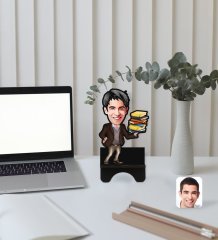 Kişiye Özel Erkek Öğretmen Karikatürlü Ahşap Biblo Telefon Standı