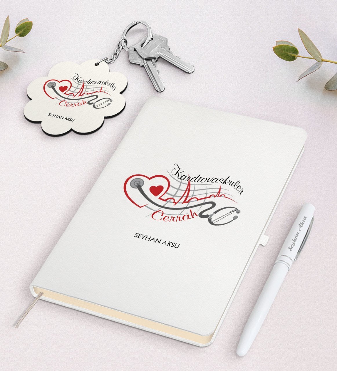 Kişiye Özel Kardiovaskuler Cerrah Beyaz Defter Kalem ve Anahtarlık Hediye Seti