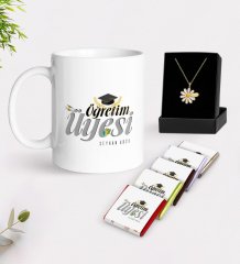 Kişiye Özel Öğretim Üyesi Beyaz Kupa Çikolata ve İsimli Papatya Kolye Hediye Seti-2