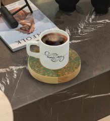 Kişiye Özel Retro Motif Tasarımlı Doğal Ahşap Tabaklı Türk Kahvesi Fincanı Model 5