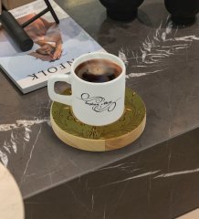 Kişiye Özel Retro Motif Tasarımlı Doğal Ahşap Tabaklı Türk Kahvesi Fincanı Model 4