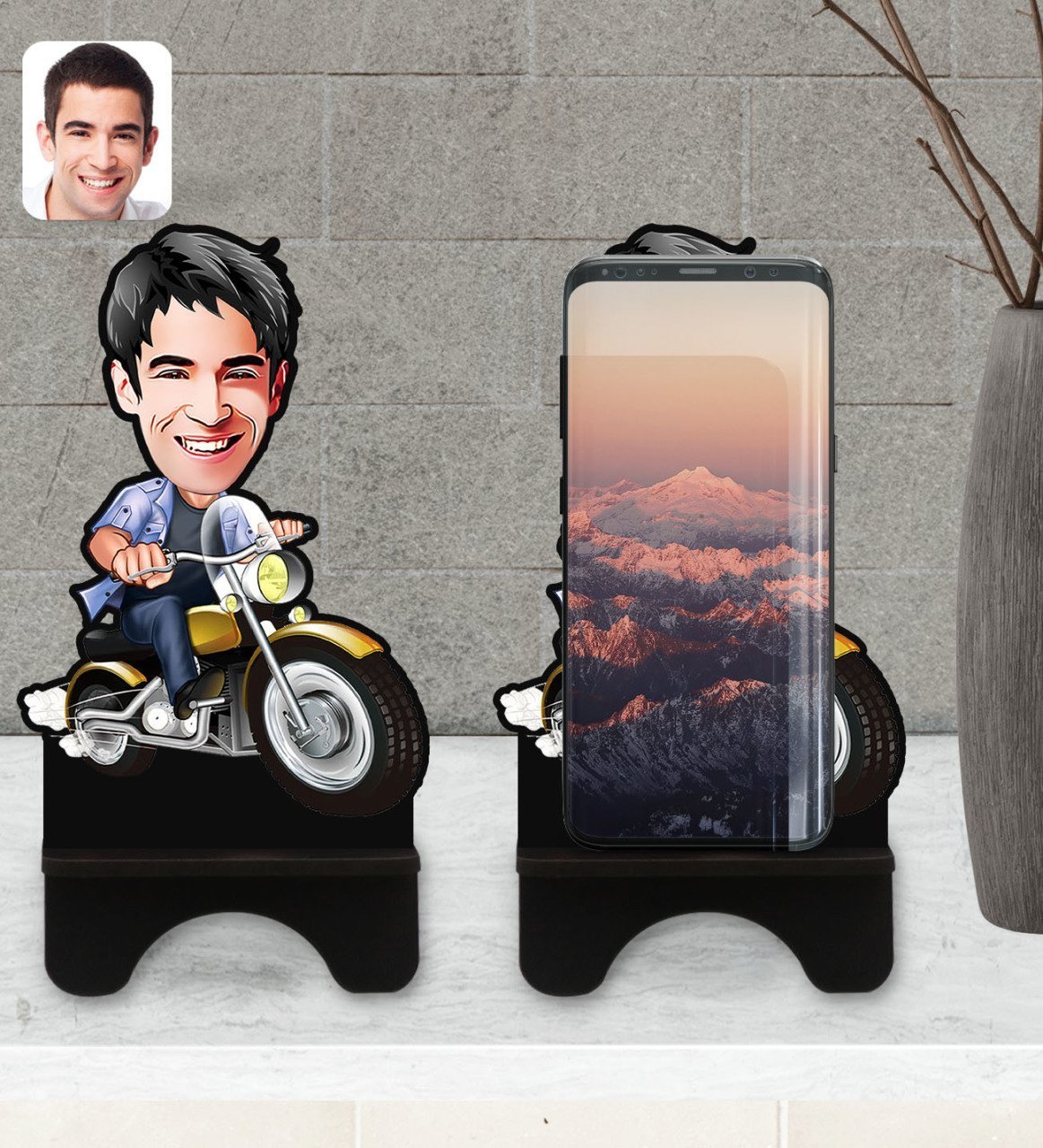 Kişiye Özel Erkek Motorcu Karikatürlü Ahşap Biblo Telefon Standı-1