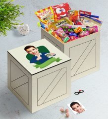 Kişiye Özel Erkek En İyi Öğretmen Karikatürlü Ahşap Kutuda Nostaljik Lezzetler Hediye Seti-1