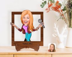 Kişiye Özel Şarkı Söyleyen Kız Karikatürlü Ahşap Standlı 3D Biblo-1