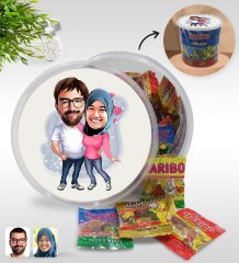 Kişiye Özel Sevgililer Karikatürlü Dev Boy Haribo Minis Kovası (10gx100adet) Model 58