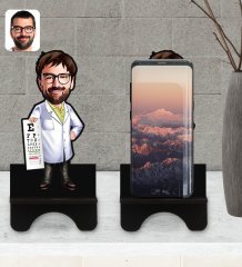 Kişiye Özel Erkek Göz Doktoru Karikatürlü Ahşap Biblo Telefon Standı-1