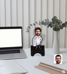 Kişiye Özel Erkek Göz Doktoru Karikatürlü Ahşap Biblo Telefon Standı-1