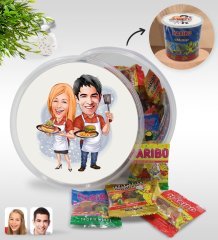 Kişiye Özel Sevgililer Karikatürlü Dev Boy Haribo Minis Kovası (10gx100adet) Model 57