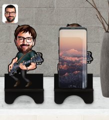 Kişiye Özel Erkek Gitarist Karikatürlü Ahşap Biblo Telefon Standı-1