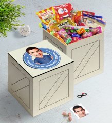 Kişiye Özel Erkek Kolay Yetişmiyor Karikatürlü Ahşap Kutuda Nostaljik Lezzetler Hediye Seti-3
