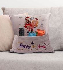 BK Gift Kişiye Özel Yılbaşı Karikatür Tasarımlı Organizer Kumanda ve Atıştırmalık Cepli Pembe Kırlent Yastık- 4, Yılbaşı Hediyesi, Yeni Yıl Hediyeleri