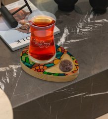 Kişiye Özel Modern Art Tasarımlı Doğal Ahşap Tabaklı Heybeli Çay Bardağı Sunum Seti Model 15