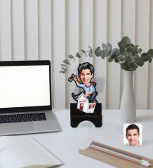 Kişiye Özel Erkek Emlakçı Karikatürlü Ahşap Biblo Telefon Standı-1