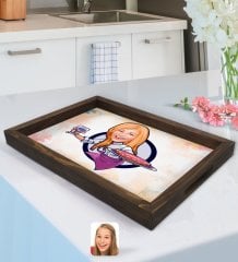 Kişiye Özel Kadın Garson Karikatürlü Doğal Ahşap Tepsi-1