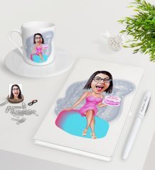 Kişiye Özel Bayan Doğum Günü Karikatürlü Beyaz Defter Kalem Türk Kahvesi Fincanı Seti-2