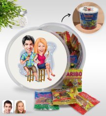 Kişiye Özel Sevgililer Karikatürlü Dev Boy Haribo Minis Kovası (10gx100adet) Model 51
