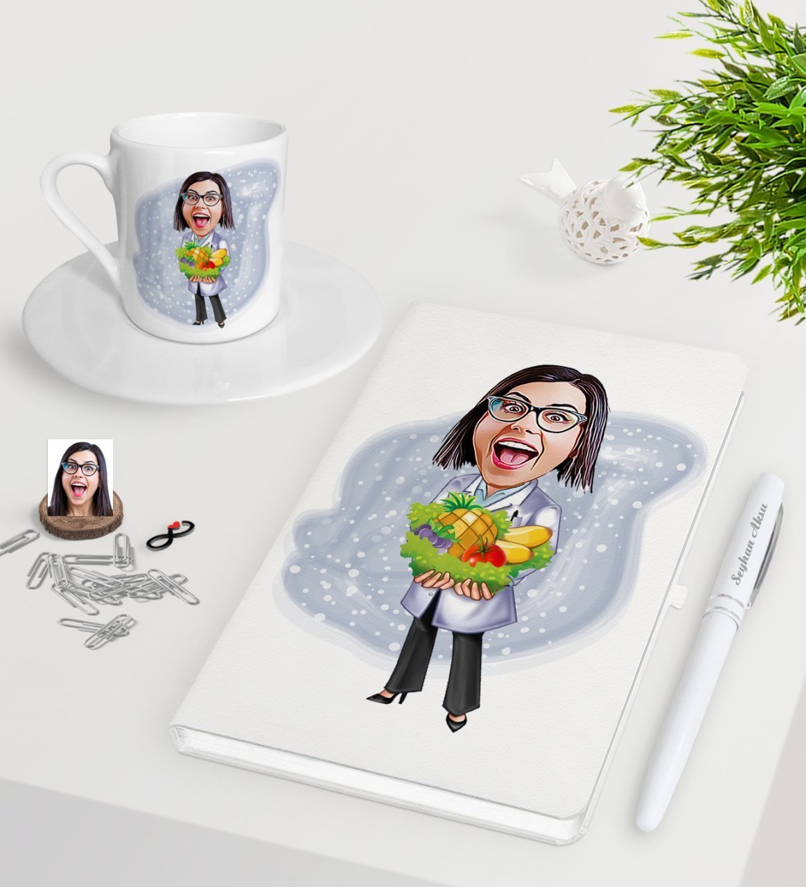 Kişiye Özel Bayan Diyetisyen Karikatürlü Beyaz Defter Kalem Türk Kahvesi Fincanı Seti-1