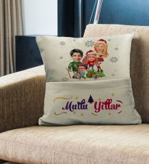 BK Gift Kişiye Özel Yılbaşı Karikatür Tasarımlı Organizer Kumanda ve Atıştırmalık Cepli Krem Kırlent Yastık- 5, Yılbaşı Hediyesi, Yeni Yıl Hediyeleri