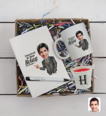 BK Gift Kişiye Özel Karikatür Tasarımlı Defter Kalem Kupa ve Mini Kovada Kokulu Mum Hediye Seti-4, Arkadaşa Hediye, Sevgiliye Hediye, Yeni İş Hediyesi
