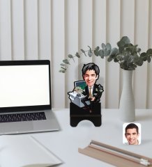 Kişiye Özel Erkek Bankacı Karikatürlü Ahşap Biblo Telefon Standı-3