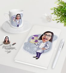 Kişiye Özel Bayan Chef Karikatürlü Beyaz Defter Kalem Türk Kahvesi Fincanı Seti-2
