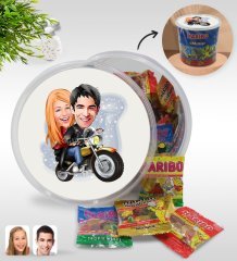 Kişiye Özel Sevgililer Karikatürlü Dev Boy Haribo Minis Kovası (10gx100adet) Model 17
