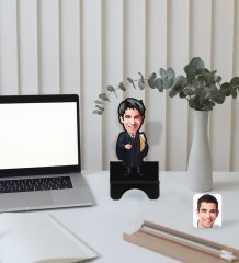 Kişiye Özel Erkek Avukat Karikatürlü Ahşap Biblo Telefon Standı-1