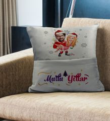 BK Gift Kişiye Özel Yılbaşı Karikatür Tasarımlı Organizer Kumanda ve Atıştırmalık Cepli Gri Kırlent Yastık- 4, Yılbaşı Hediyesi, Yeni Yıl Hediyeleri