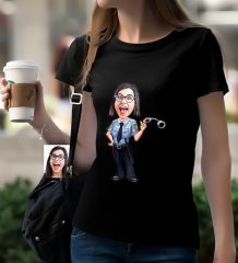 Kişiye Özel Bayan Polis Karikatürlü Siyah T-Shirt
