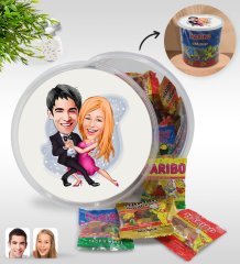 Kişiye Özel Sevgililer Karikatürlü Dev Boy Haribo Minis Kovası (10gx100adet) Model 13