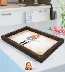 Kişiye Özel Kadın Diş Hekimi Karikatürlü Doğal Ahşap Tepsi-1