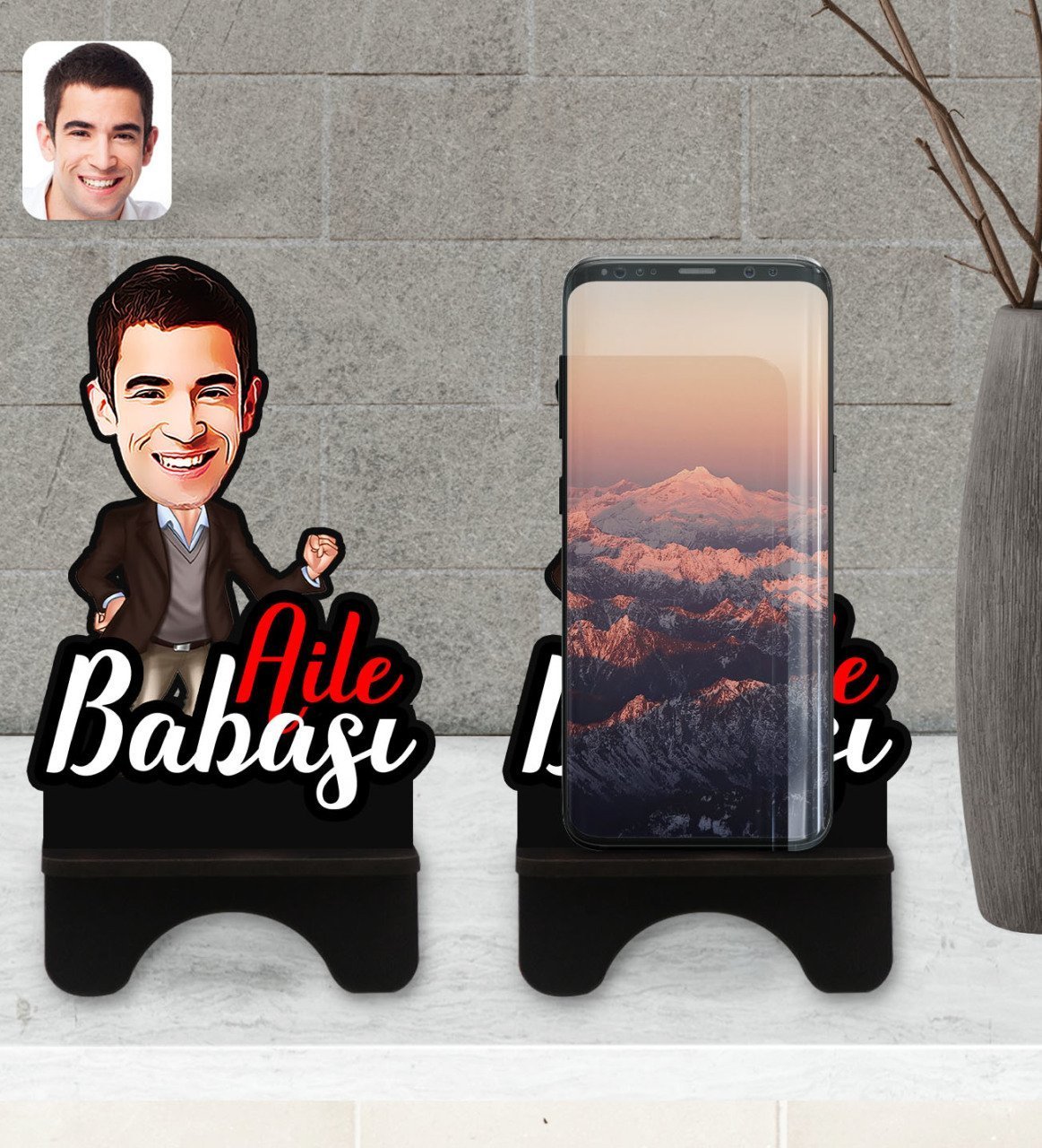 Kişiye Özel Aile Babası Karikatürlü Ahşap Biblo Telefon Standı-1