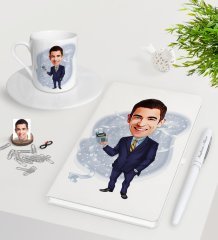 Kişiye Özel Erkek Muhasebeci Karikatürlü Beyaz Defter Kalem Türk Kahvesi Fincanı Seti-1