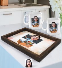 Kişiye Özel Kadın Öğretmen Karikatürlü Doğal Ahşap Tepsi ve 2’li Kupa Bardak Seti-2