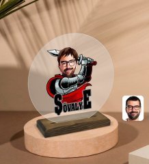 Kişiye Özel Şövalye Karikatürlü Yuvarlak Ahşap Standlı Biblo-1