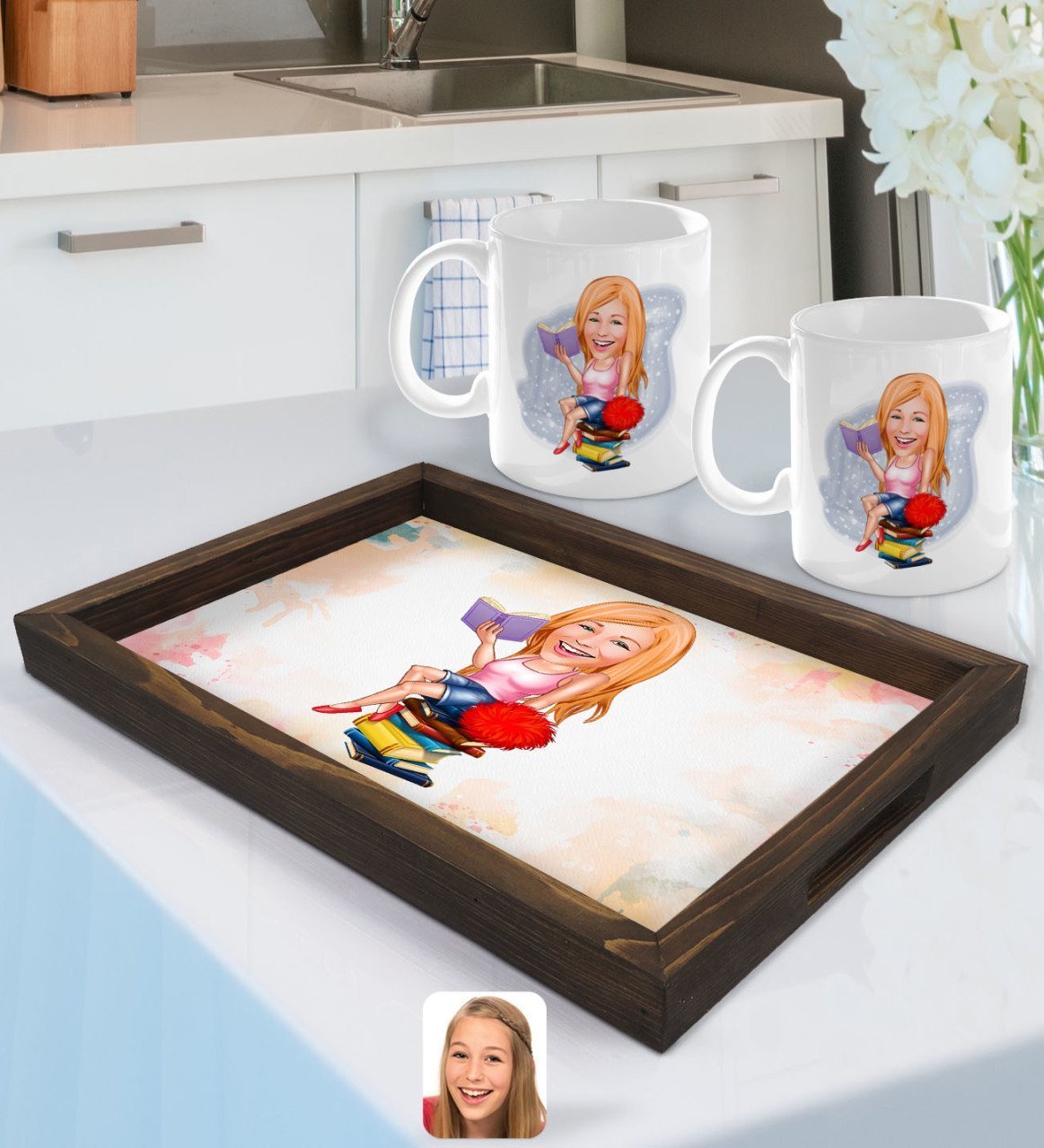 Kişiye Özel Kadın Öğrenci Karikatürlü Doğal Ahşap Tepsi ve 2’li Kupa Bardak Seti-1